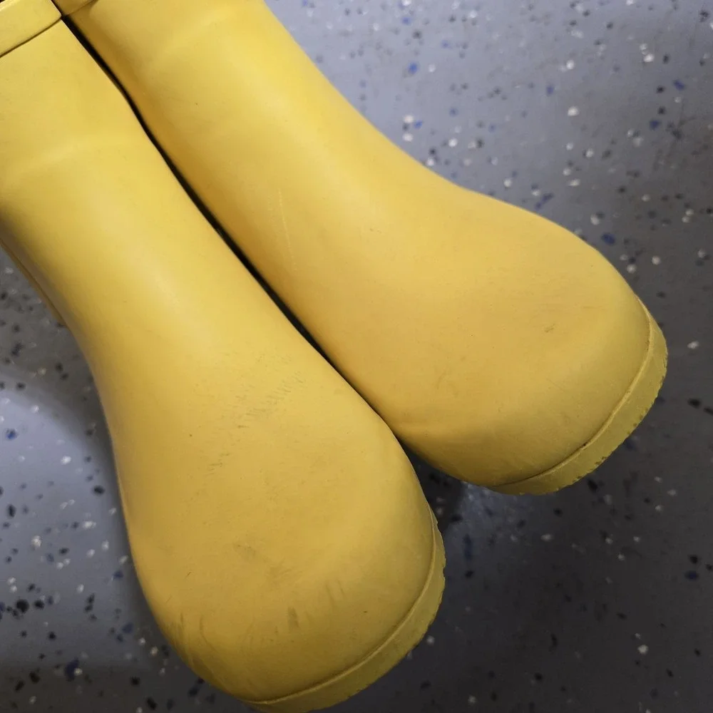 ROMA‎ Boots Women's Chelsea Rain Boots Yellow Rubber Ankle Booties Size 7 US...